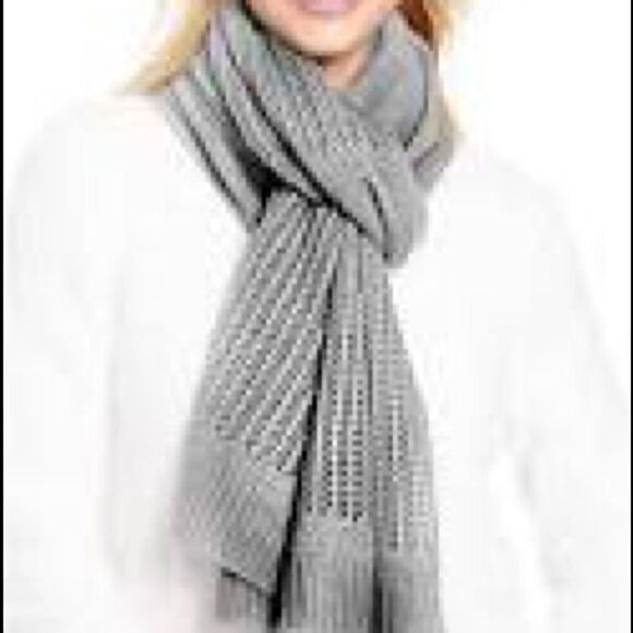 NWT DKNY Grey open Knit Blocked Scarf - Picture 1 of 4